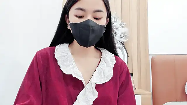 Snapshot of Lita-Julia chatting on 01.17.25 Lita-Julia online show from 01.17.25