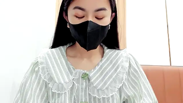 Snapshot of Lita-Julia chatting on 02.17.25 Lita-Julia online show from 02.17.25