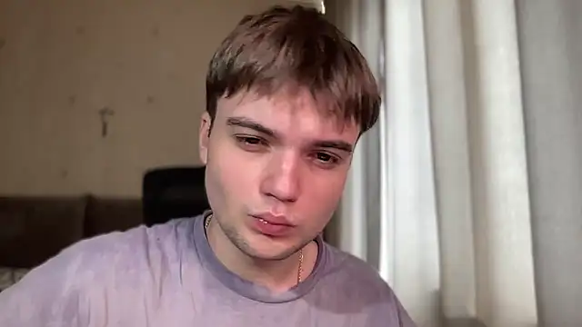Snapshot of superfluboy_ chatting on 10.18.25 superfluboy online show from 10.18.25