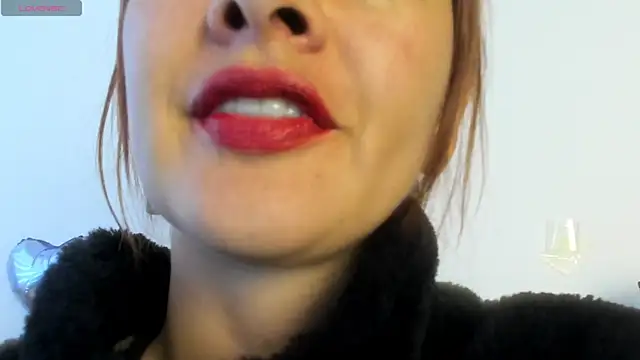 Snapshot of queen_fetish chatting on 05.20.26 queen fetish online show from 05.20.26