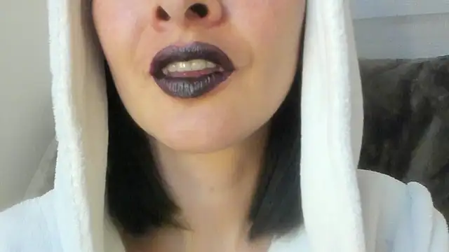 Snapshot of queen_fetish chatting on 07.15.26 queen fetish online show from 07.15.26