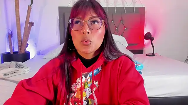 Snapshot of evelynjohnsoon chatting on 01.04.25 evelynjohnsoon online show from 01.04.25
