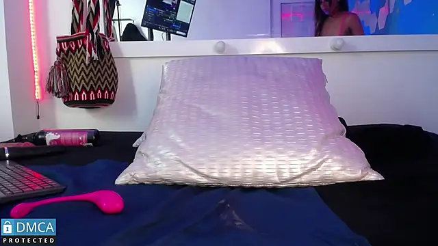 CarolRodriguez  online show from 01.25.25