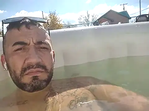 prettyboi6992 online show from 11.25.25