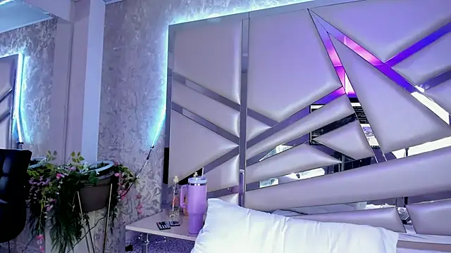 Miia002 online show from 03.18.25