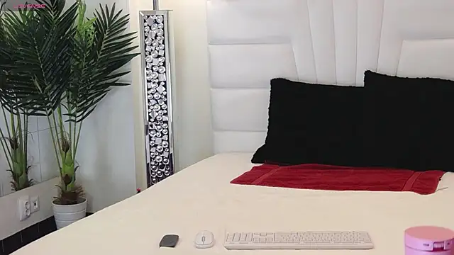 BarbieeAnn online show from 12.12.24