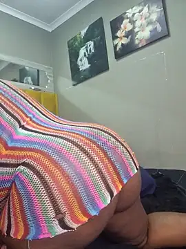 Bustygoddess32 online show from 02.20.25