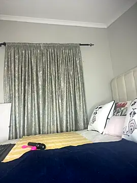 Bustygoddess32 online show from 10.04.25