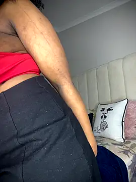 Bustygoddess32 online show from 11.18.25