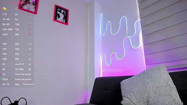 artmiaa online show from 01.15.26