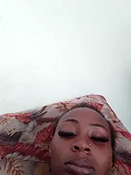 Snapshot of Naughtyy_xx chatting on 12.22.25 Naughtyy xx online show from 12.22.25