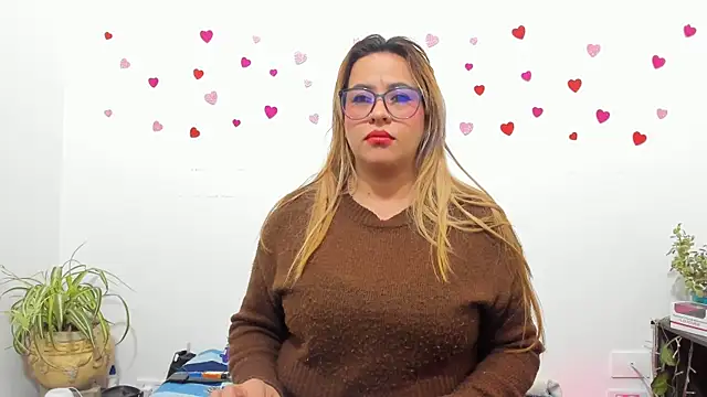 hazel 34 online show from 10.04.25