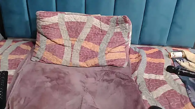 BLACKberry008 online show from 02.20.25