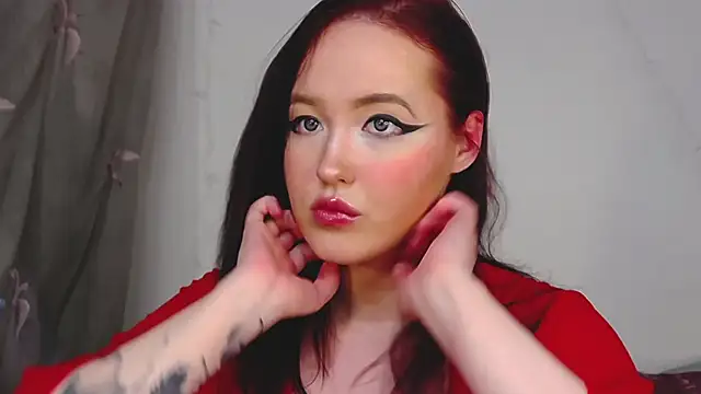 Snapshot of IrinaArt chatting on 01.01.25 IrinaArt online show from 01.01.25