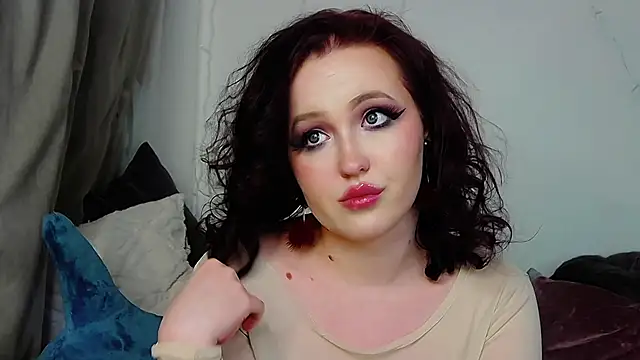 Snapshot of IrinaArt chatting on 01.04.25 IrinaArt online show from 01.04.25