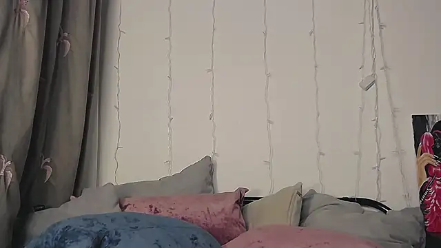 Snapshot of IrinaArt chatting on 01.22.25 IrinaArt online show from 01.22.25