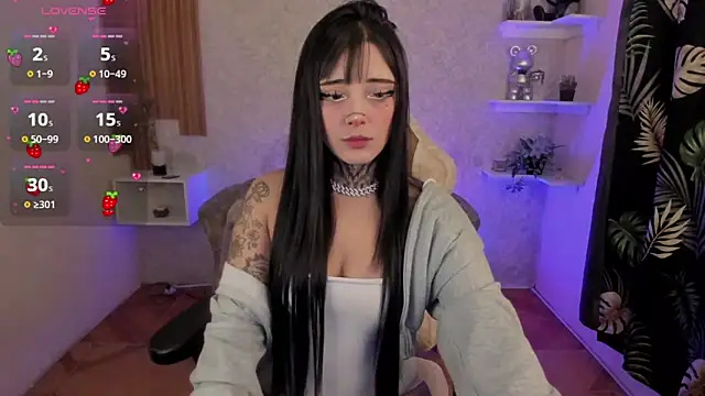 Snapshot of mia_catt05 chatting on 12.29.24 mia catt05 online show from 12.29.24