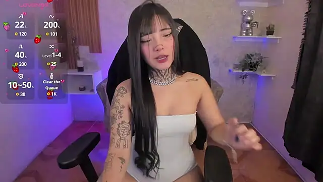 Snapshot of mia_catt05 chatting on 01.31.25 mia catt05 online show from 01.31.25