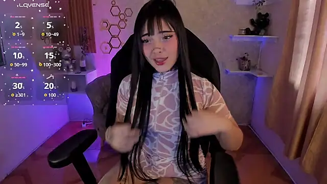 Snapshot of mia_catt05 chatting on 10.17.25 mia catt05 online show from 10.17.25