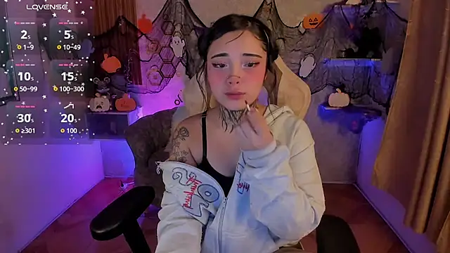 Snapshot of mia_catt05 chatting on 10.26.25 mia catt05 online show from 10.26.25