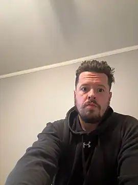 Snapshot of husband4555 chatting on 02.28.25 husband4555 online show from 02.28.25