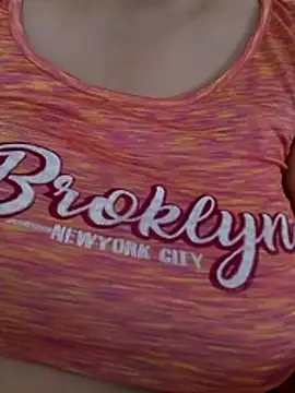 Snapshot of Zanoba-16 chatting on 06.25.26 Zanoba-16 online show from 06.25.26