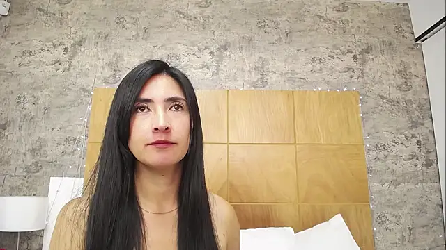 JainaRogers online show from 10.04.25