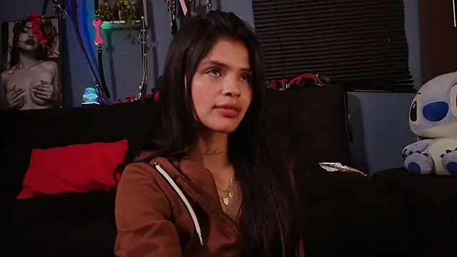 Alaia Asuka online show from 02.28.25