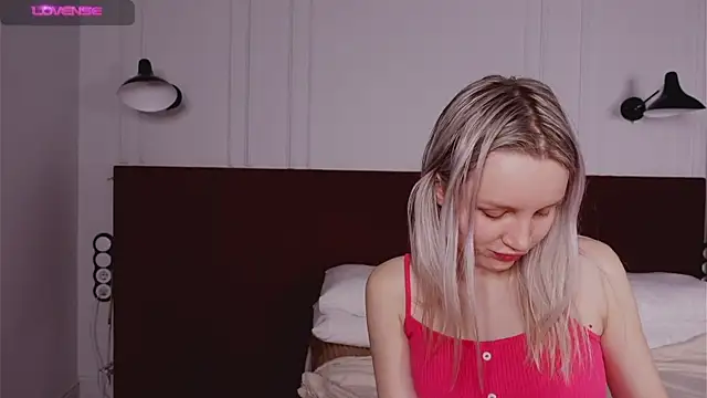 Snapshot of Beatrica_Klein chatting on 02.24.25 Beatrica Klein online show from 02.24.25