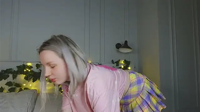 Snapshot of Beatrica_Klein chatting on 03.22.25 Beatrica Klein online show from 03.22.25