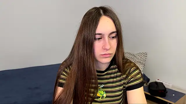 Snapshot of AliceKolltt chatting on 04.18.26 AliceKolltt online show from 04.18.26