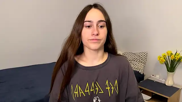 Snapshot of AliceKolltt chatting on 04.26.26 AliceKolltt online show from 04.26.26