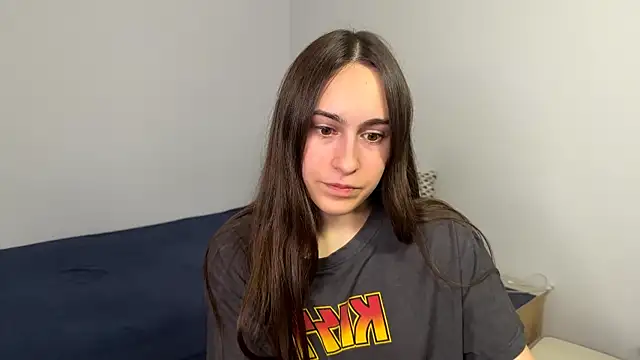 Snapshot of AliceKolltt chatting on 05.27.26 AliceKolltt online show from 05.27.26