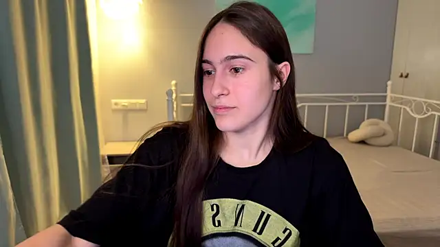 Snapshot of AliceKolltt chatting on 06.30.26 AliceKolltt online show from 06.30.26