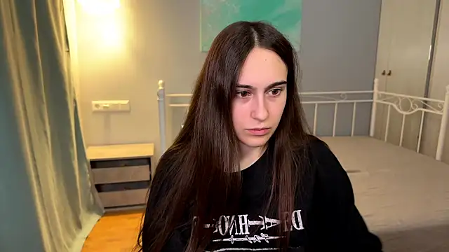 Snapshot of AliceKolltt chatting on 07.13.26 AliceKolltt online show from 07.13.26