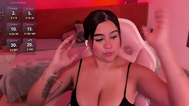 Snapshot of katia_bigboobs1 chatting on 04.25.26 katia bigboobs1 online show from 04.25.26