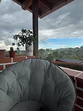 Snapshot of EmaSaenz chatting on 10.30.25 EmaSaenz online show from 10.30.25