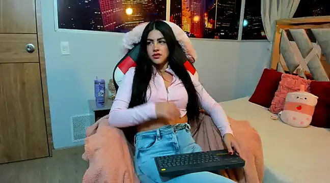 Snapshot of Kendall_Sophy chatting on 03.03.25 Kendall Sophy online show from 03.03.25