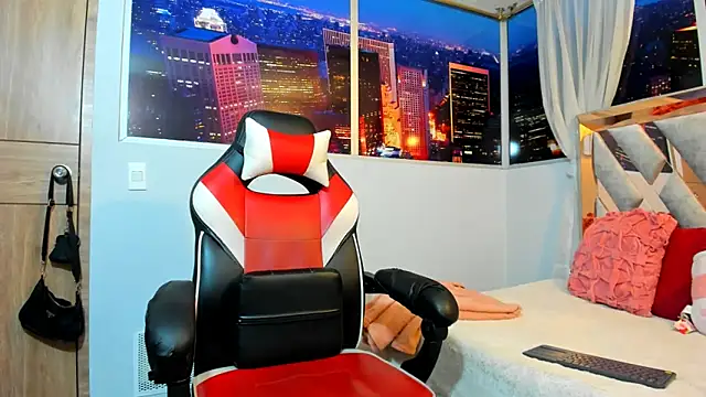 Snapshot of Kendall_Sophy chatting on 03.11.25 Kendall Sophy online show from 03.11.25