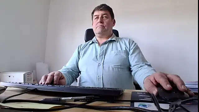 Snapshot of sympatrique chatting on 04.22.26 sympatrique online show from 04.22.26