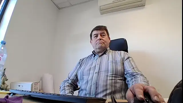 Snapshot of sympatrique chatting on 04.27.26 sympatrique online show from 04.27.26