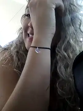 Sara smiiith211 online show from 12.18.24