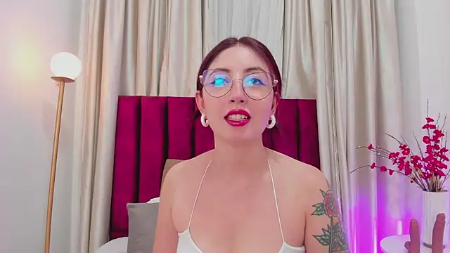 Emilywatsonn online show from 01.27.25