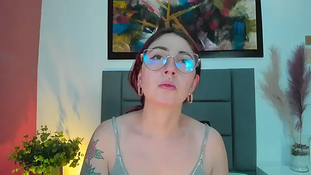 Emilywatsonn online show from 09.14.25