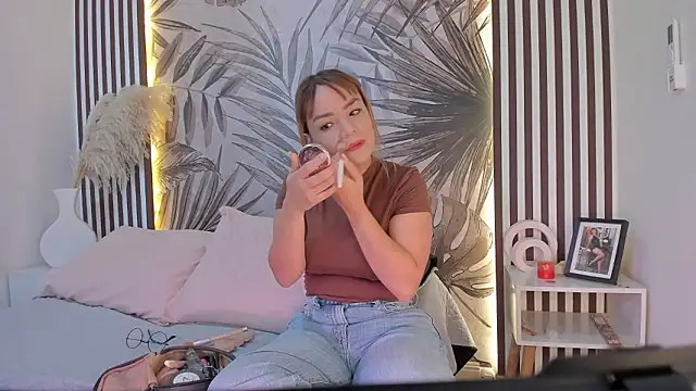 Samaantha-White online show from 02.12.26