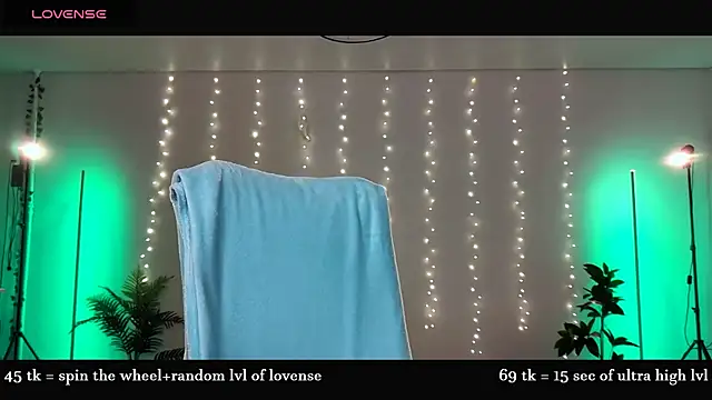 Snapshot of Alicia_x_art chatting on 03.25.26 Alicia x art online show from 03.25.26