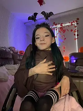 MiniSophiaa online show from 10.27.25