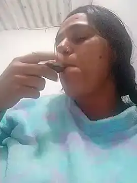 Snapshot of lovecandy_22 chatting on 02.05.25 lovecandy 22 online show from 02.05.25