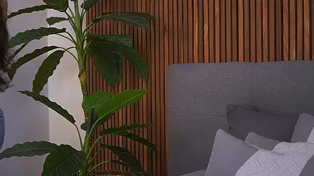 Amelia Rouse online show from 02.26.25