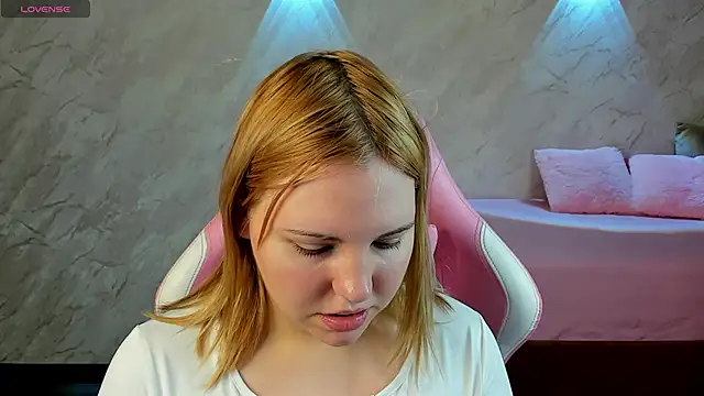 Stacy Luv online show from 02.02.26